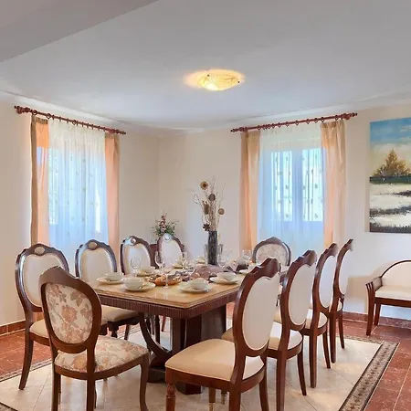 Ferienhaus Divina *